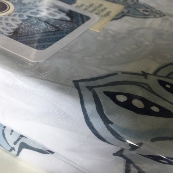 Tharu Organic Duvet - Queen 300$ US - Picture 10 of 10